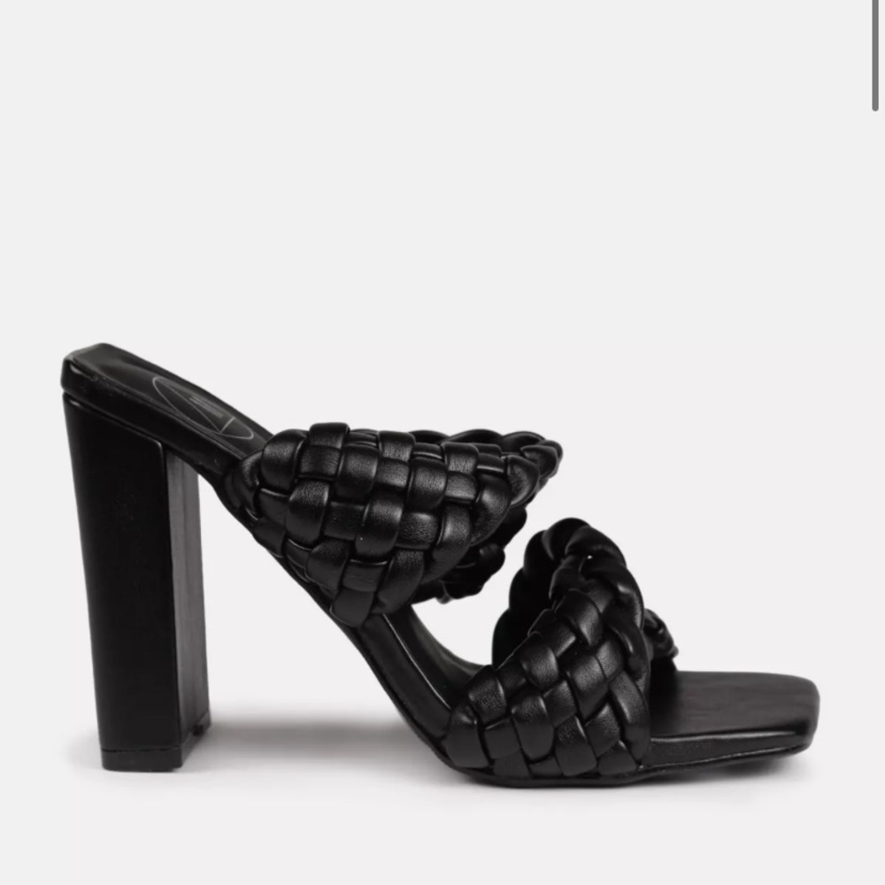 NWT Black Heeled Sandals